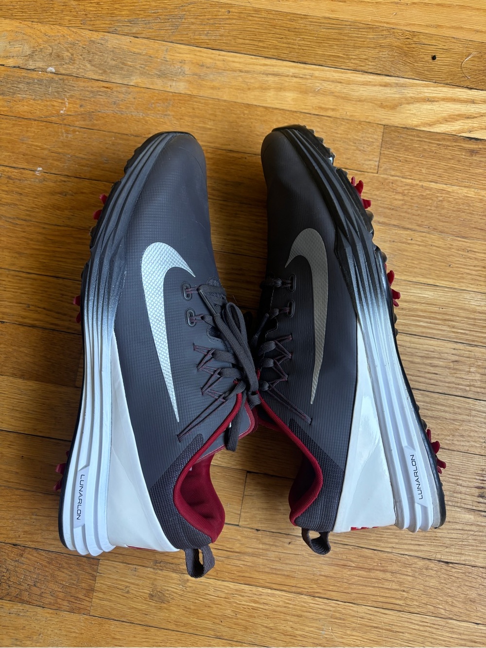 ❗️Nike Men's Black and Red Golf Spiked Athletic Shoes with Silver Swoosh❗️